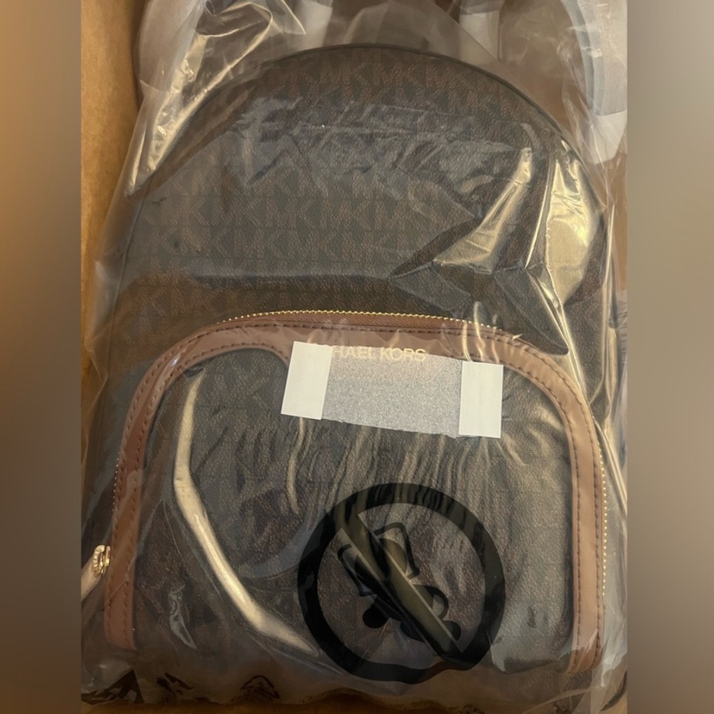 New Michael Kors Medium Signature Brown Backpack with Gold Details - Picture 4 of 4